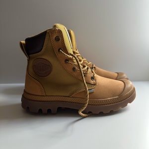 Boys Palladium Boots Size 4 NEW